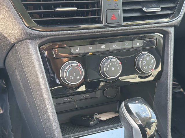 Certified 2023 Volkswagen Taos SE w/ Panoramic Sunroof Package FWD image 22