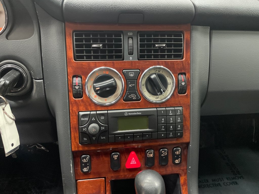 Used 2004 Mercedes-Benz SLK 320 image 28