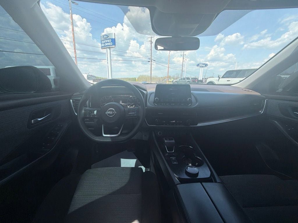Used 2023 Nissan Rogue SV AWD/4WD image 13