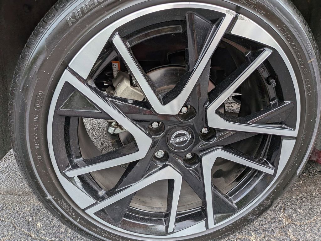 Used 2024 Nissan Sentra SR w/ SR Premium Package FWD image 27