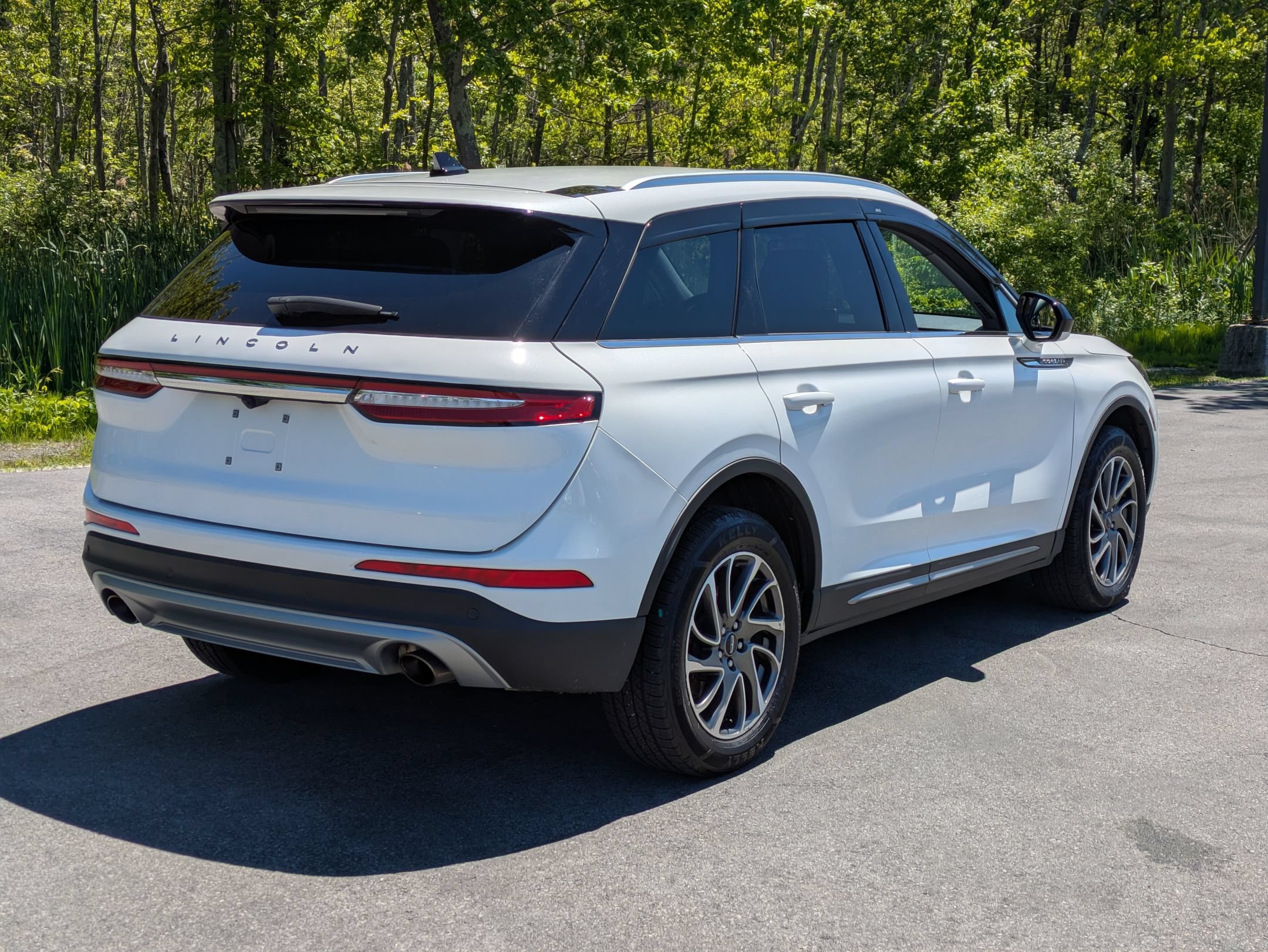 Used 2020 Lincoln Corsair AWD w/ Equipment Group 101A image 3