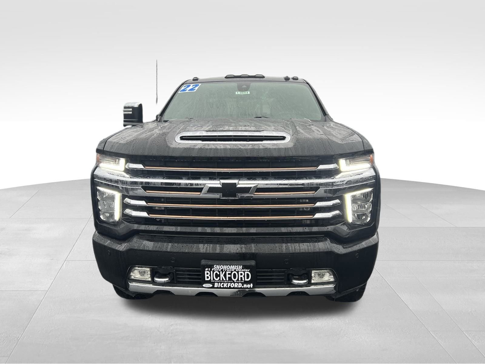 Used 2022 Chevrolet Silverado 2500 High Country w/ Safety Package II image 2