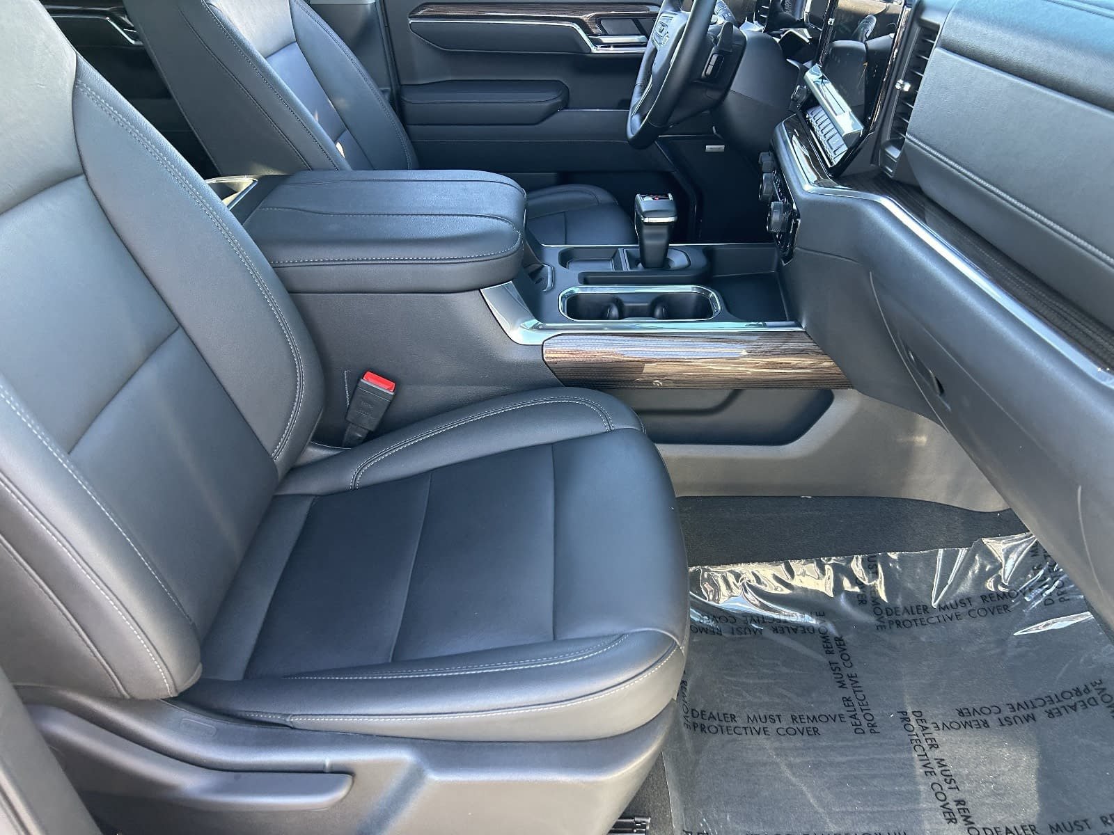 Used 2025 Chevrolet Silverado 1500 LT Trail Boss w/ Convenience Package II AWD/4WD image 14
