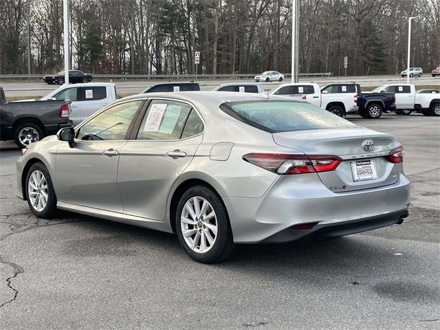 Used 2022 Toyota Camry LE image 3