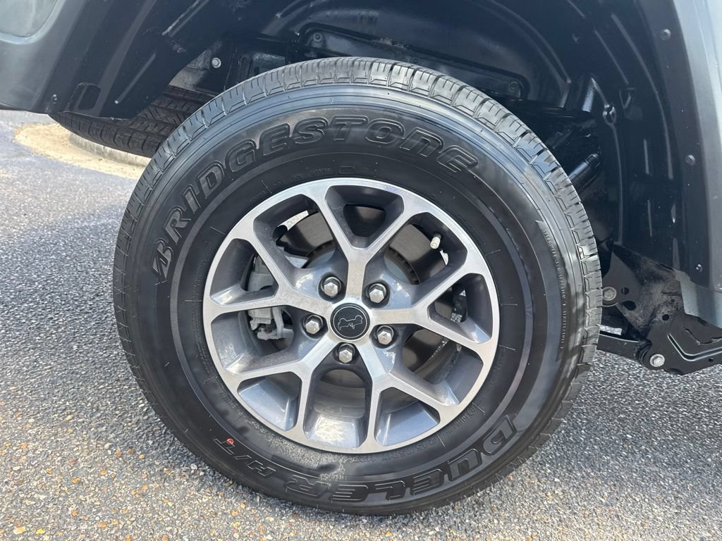 Used 2025 Jeep Gladiator Sport AWD/4WD image 9