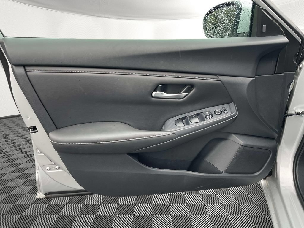 Used 2023 Nissan Sentra SV FWD image 17