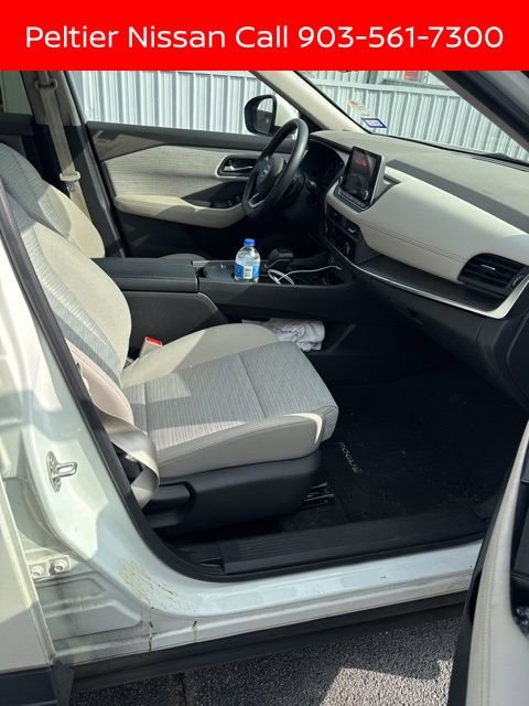 Certified 2023 Nissan Rogue SV FWD image 16