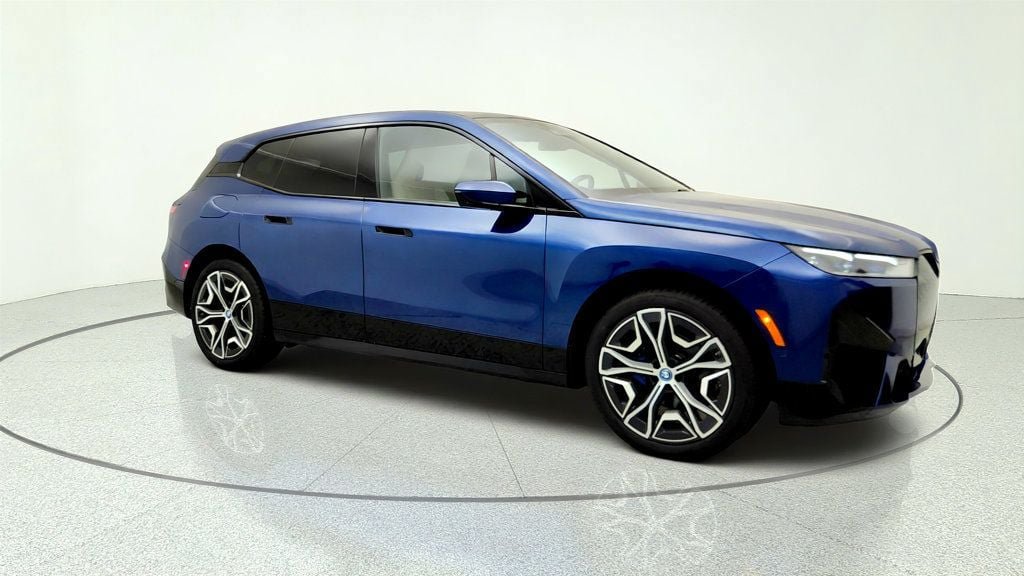 Used 2025 BMW iX xDrive50 w/ Sport Package AWD/4WD image 3