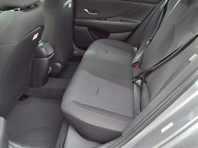 New 2026 Hyundai Elantra SE FWD image 11