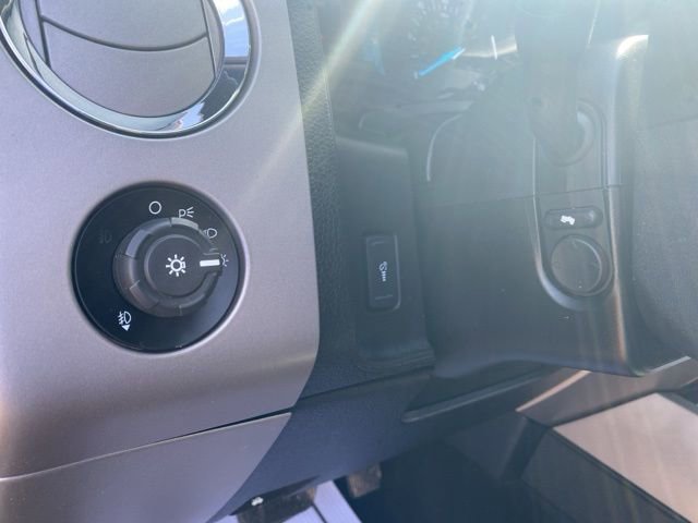 Used 2017 Ford Expedition Limited w/ Equipment Group 301A image 8