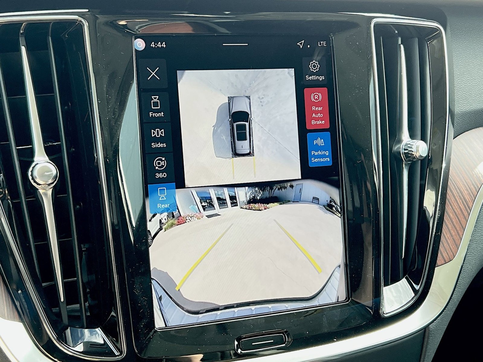 New 2026 Volvo V60 B5 Cross Country Plus w/ Protection Package Premier image 19