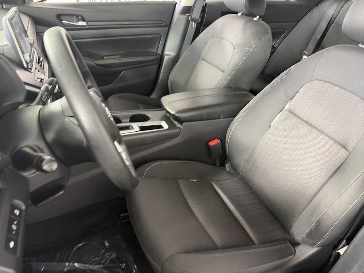 Used 2025 Nissan Altima 2.5 SV FWD image 19