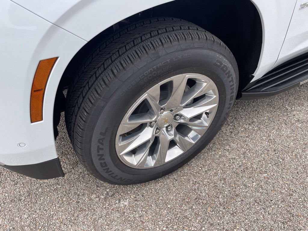 New 2026 Chevrolet Suburban Premier AWD/4WD image 11