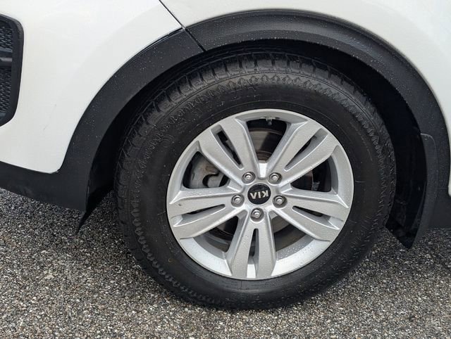 Used 2018 Kia Sportage LX w/ LX Popular Package image 4