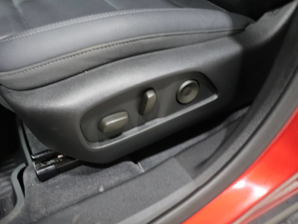 Used 2025 Chevrolet Equinox LT w/ Convenience Package II AWD/4WD image 13