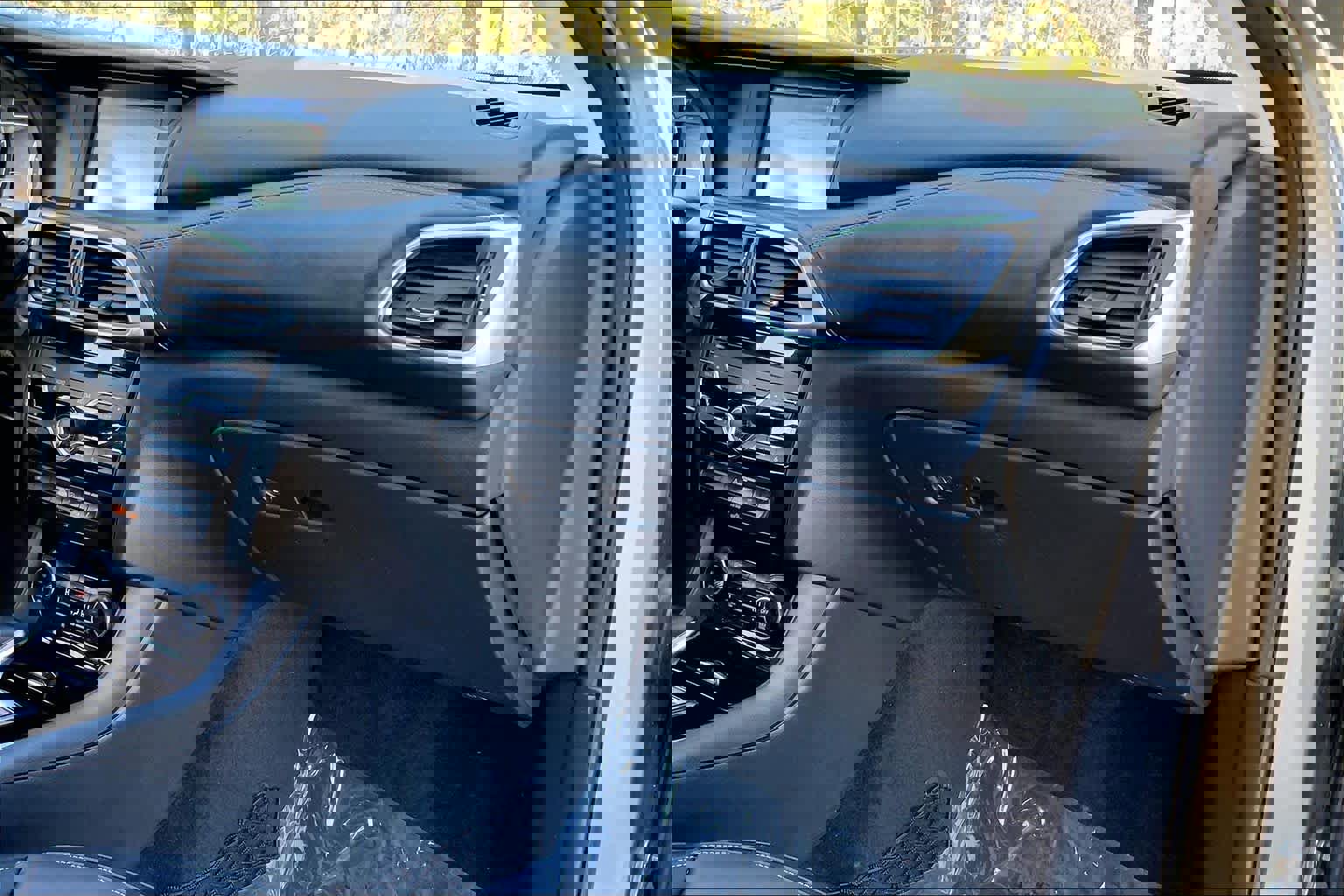 Used 2019 INFINITI QX30 AWD w/ Proassist Package image 17