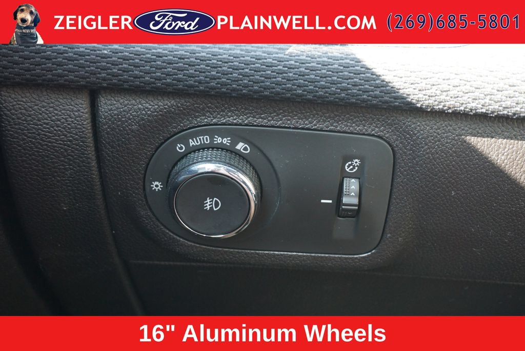 Used 2016 Chevrolet Cruze LT w/ Sun And Sound Package FWD image 27
