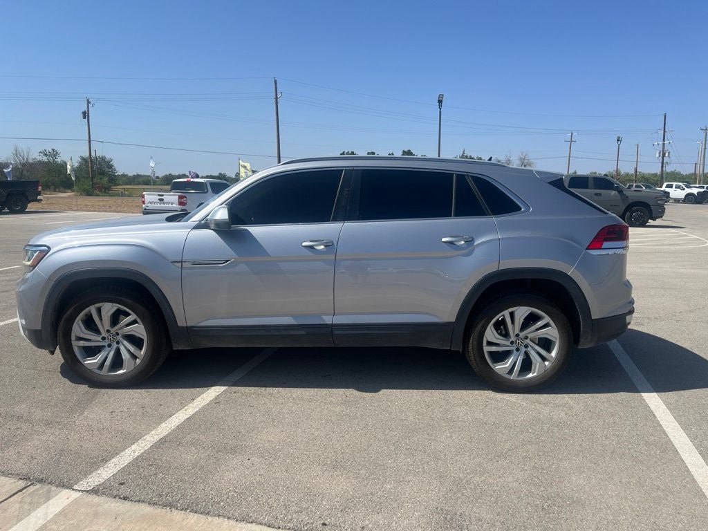 Used 2020 Volkswagen Atlas Cross Sport SEL AWD/4WD image 2