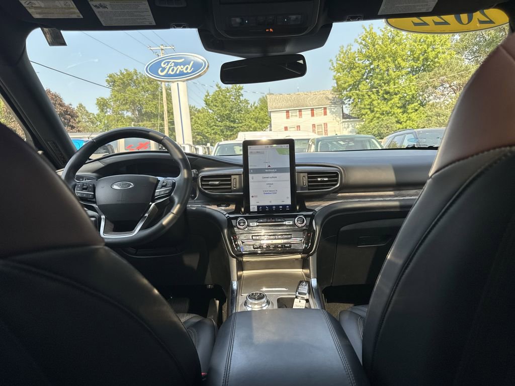 Used 2022 Ford Explorer Platinum w/ Equipment Group 601A image 24