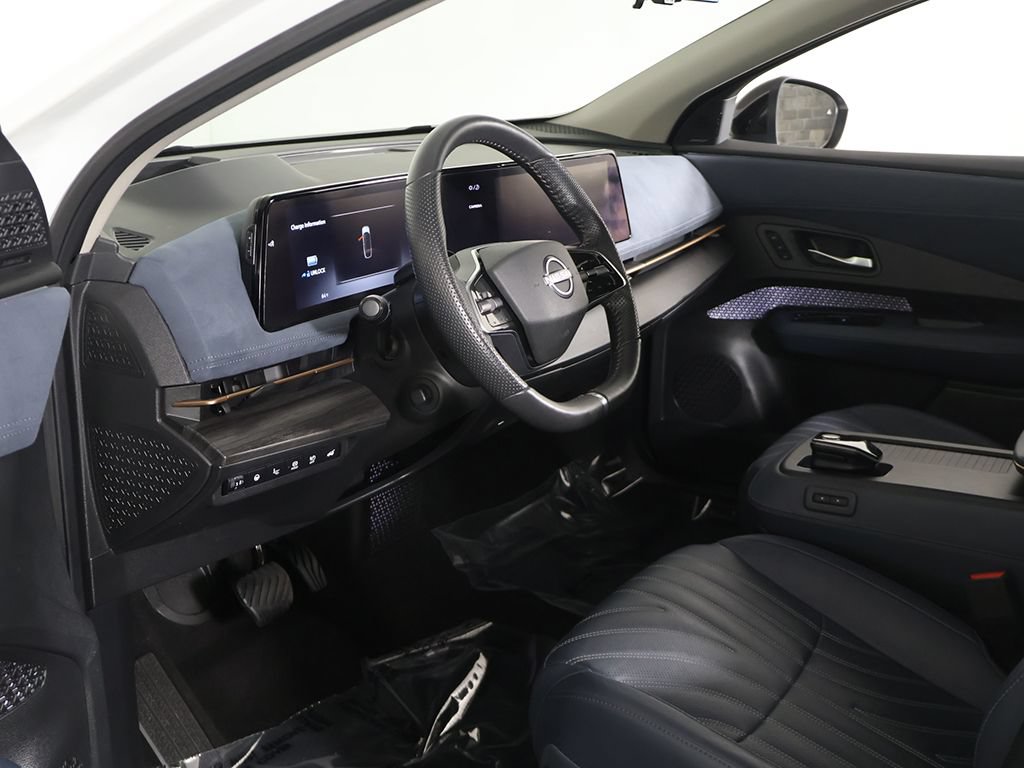 Used 2024 Nissan Ariya AWD image 28