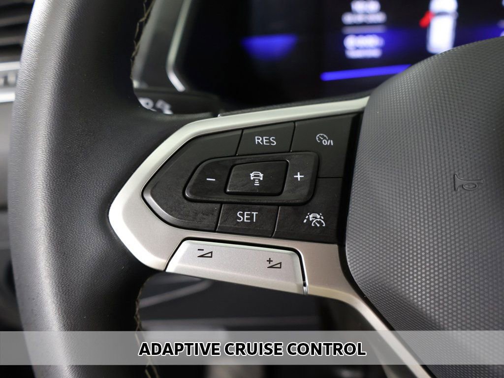 Used 2023 Volkswagen Tiguan SE image 3