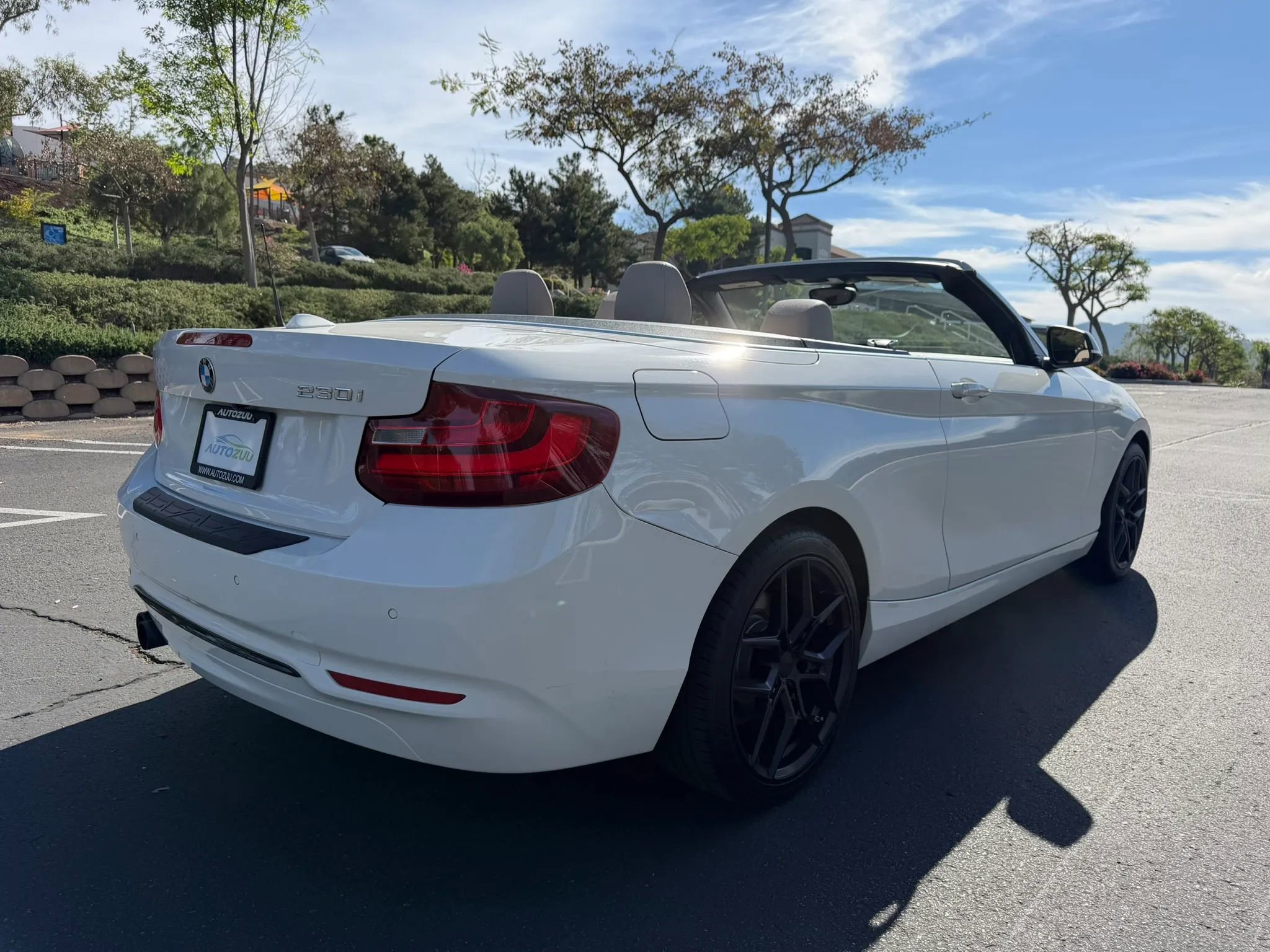 Used 2017 BMW 230i Convertible RWD image 5
