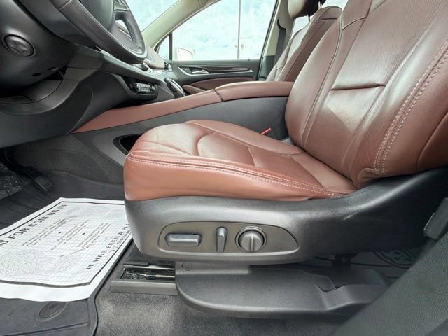 Used 2019 Buick Enclave Avenir w/ Avenir Technology Package AWD/4WD image 11
