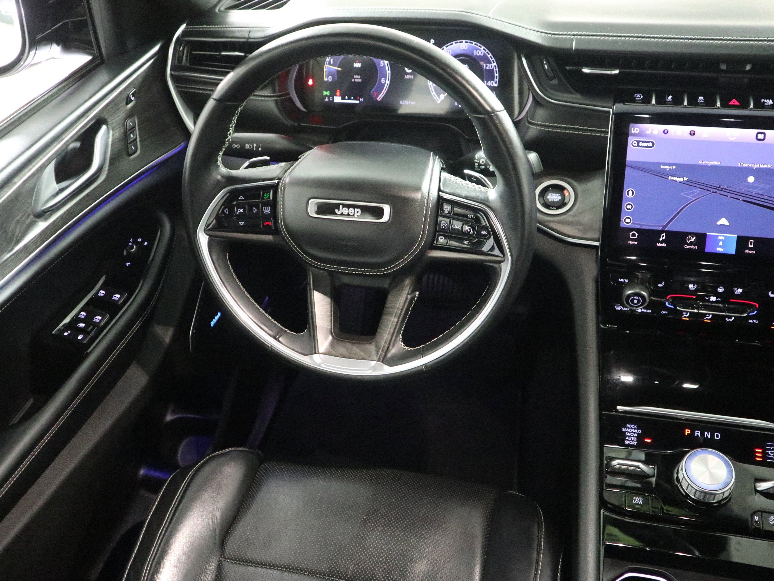 Used 2022 Jeep Grand Cherokee Overland w/ Luxury Tech Group IV image 15