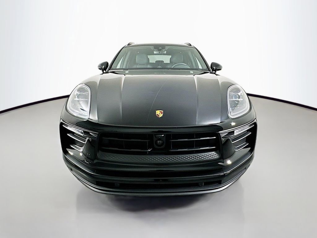 Used 2025 Porsche Macan image 6