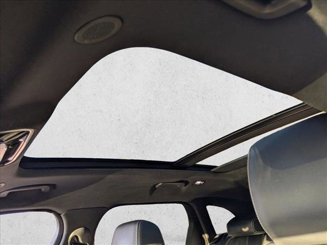 Used 2023 Land Rover Range Rover Velar R-Dynamic S image 18