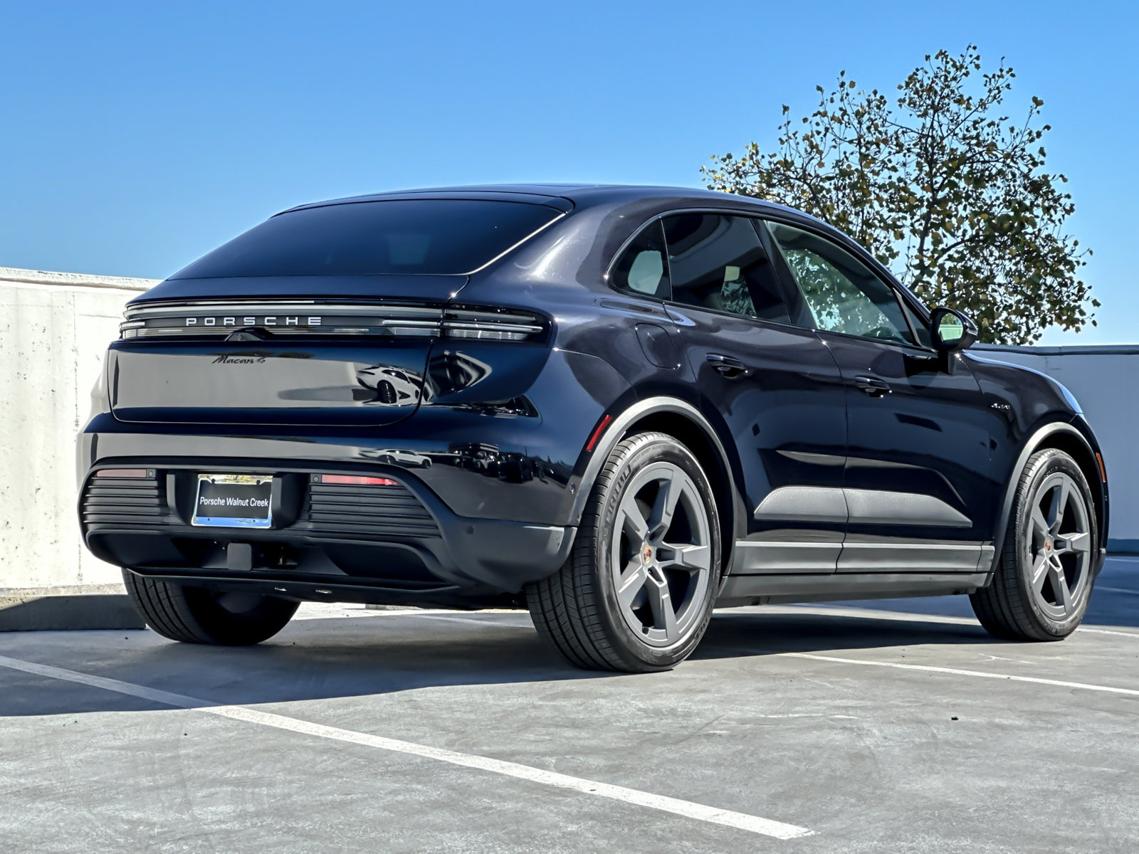 Certified 2026 Porsche Macan 4 Electric AWD/4WD image 9