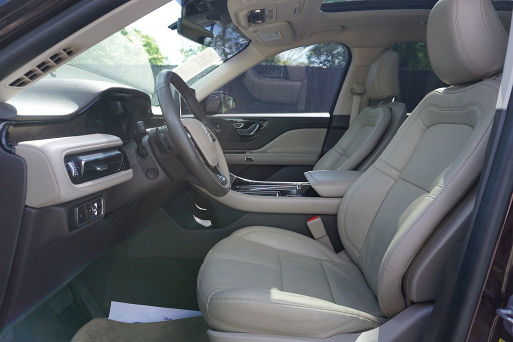 Used 2023 Lincoln Aviator Reserve w/ Equipment Group 201A AWD/4WD image 9