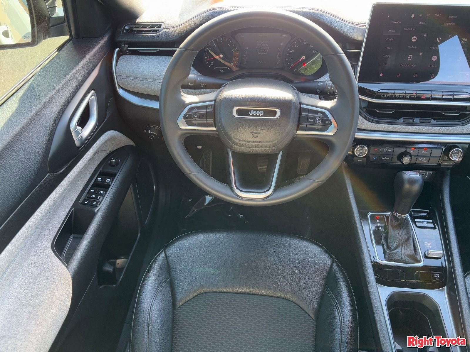 Used 2024 Jeep Compass Latitude image 12