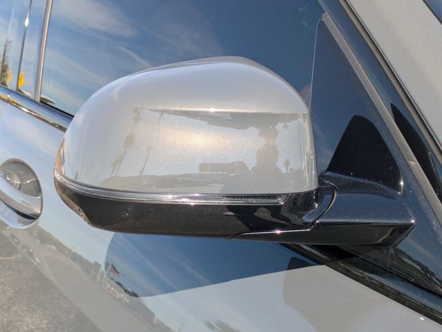 Used 2021 BMW X7 M50i image 10