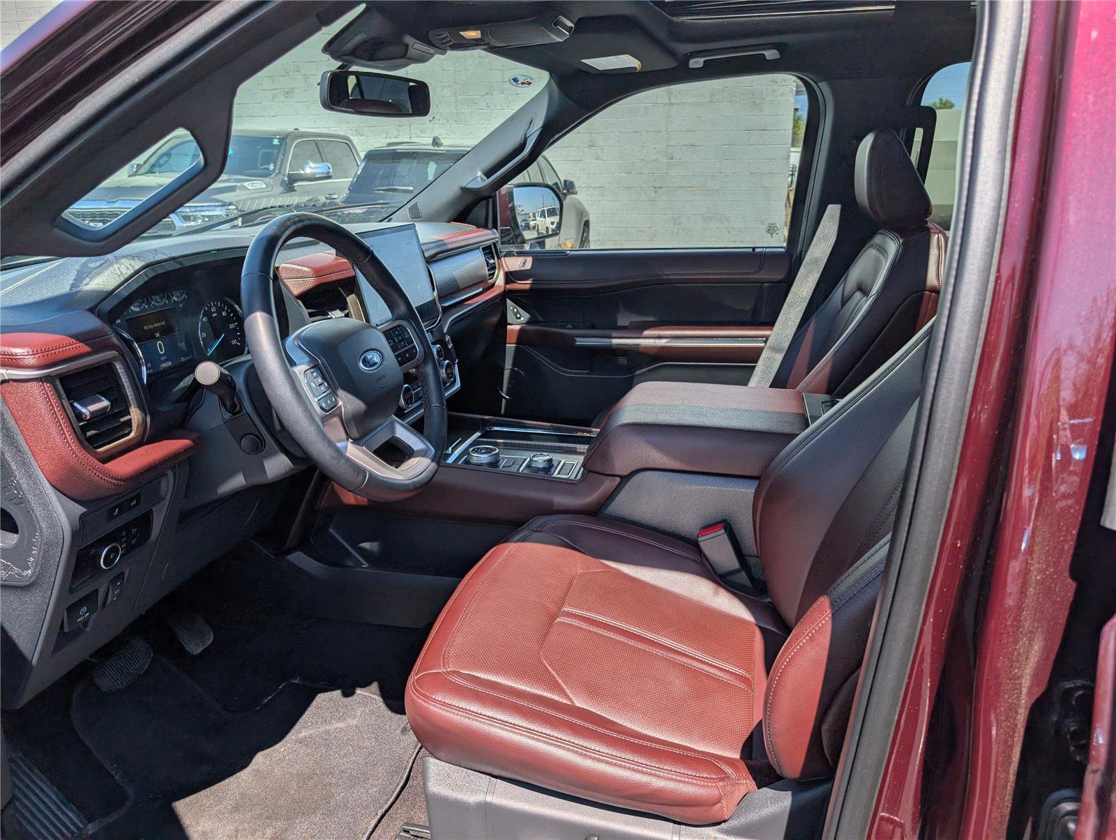 Used 2023 Ford Expedition Limited image 17