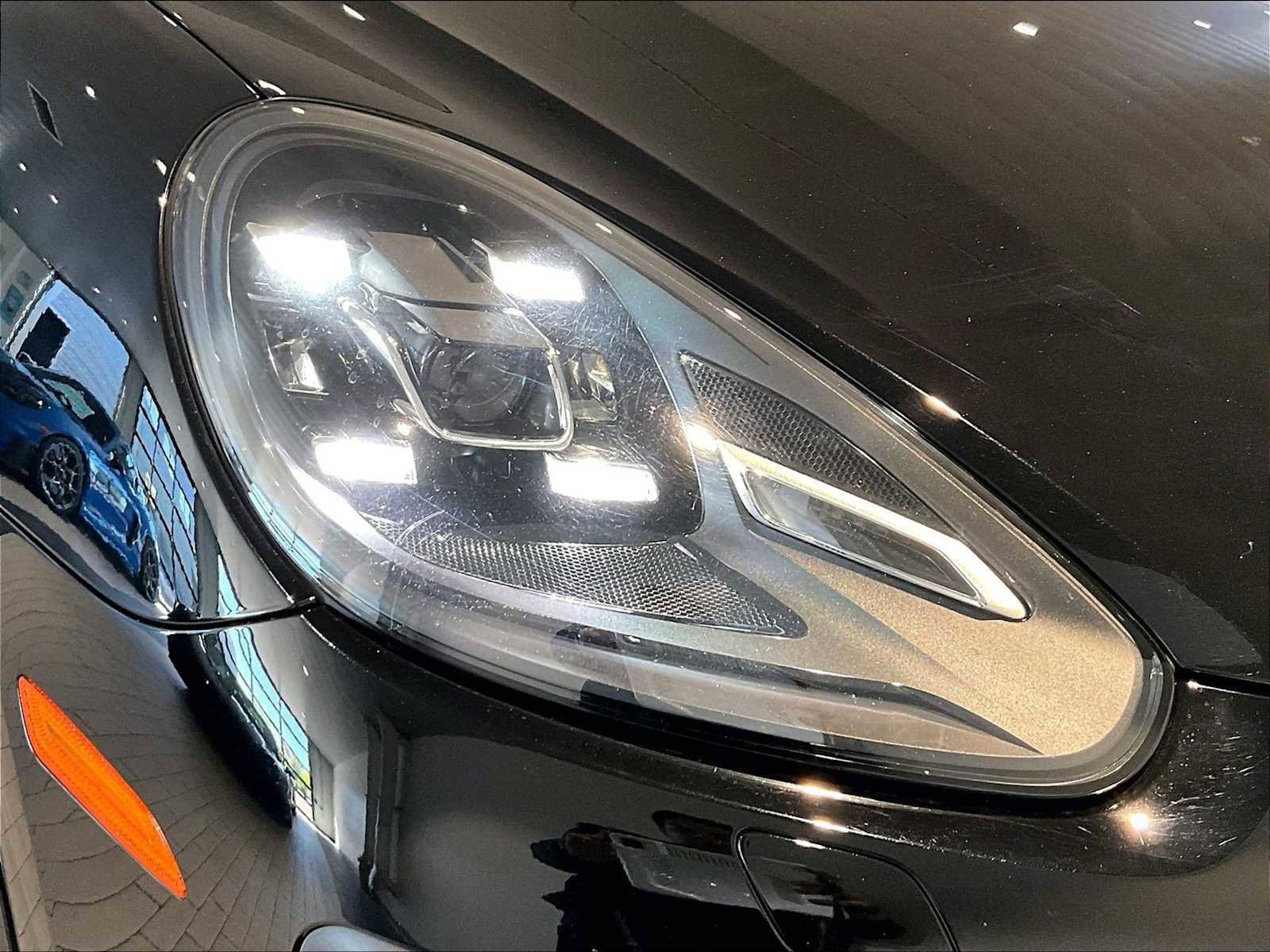 Used 2016 Porsche Cayenne Turbo image 15