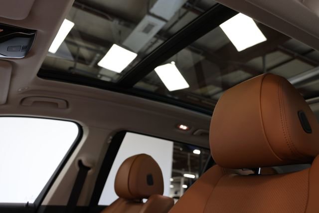 Used 2022 BMW X7 xDrive40i w/ Premium Package image 15