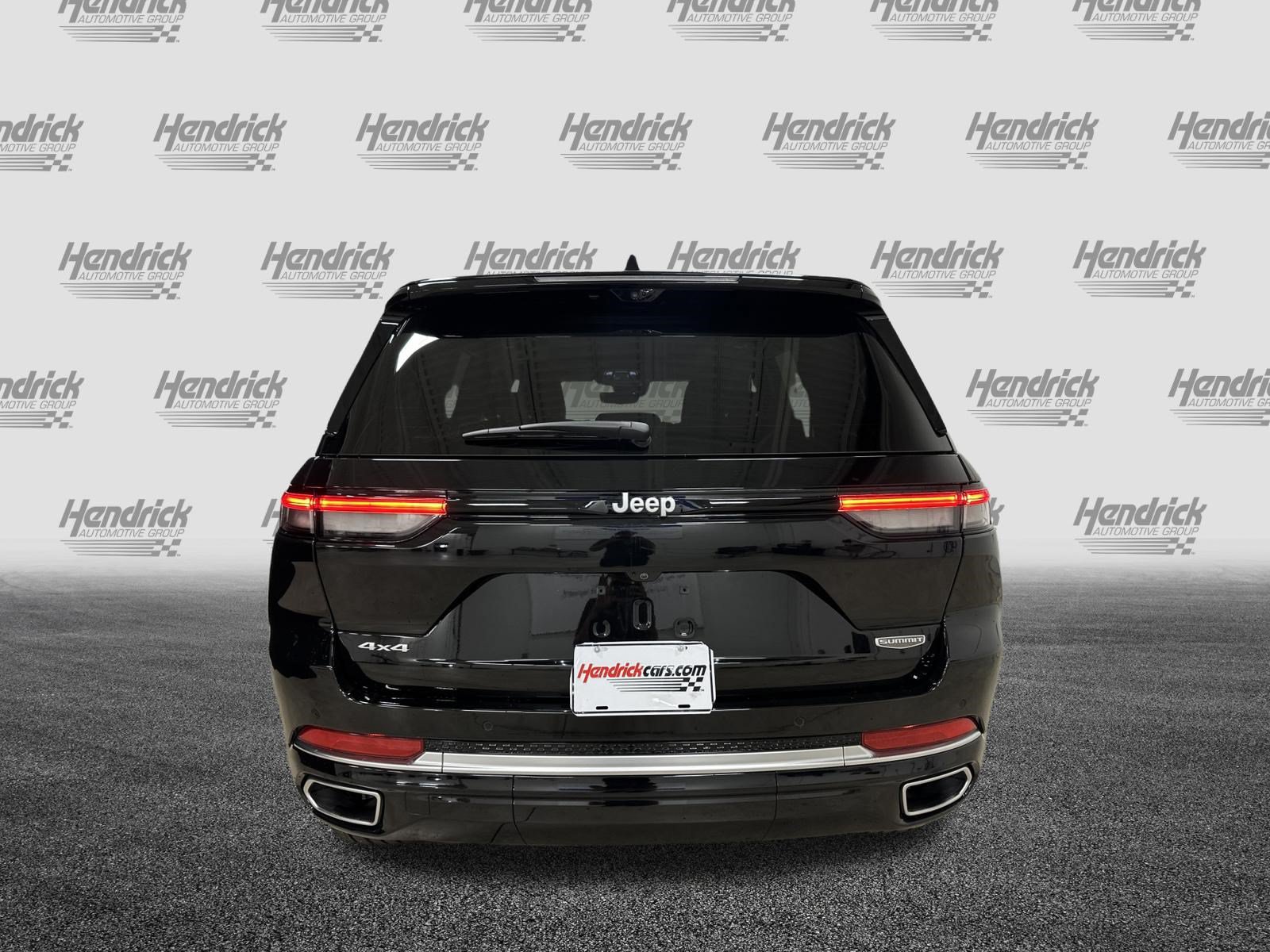 Used 2024 Jeep Grand Cherokee Summit AWD/4WD image 9