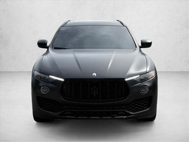 Used 2018 Maserati Levante GranLusso AWD/4WD image 2