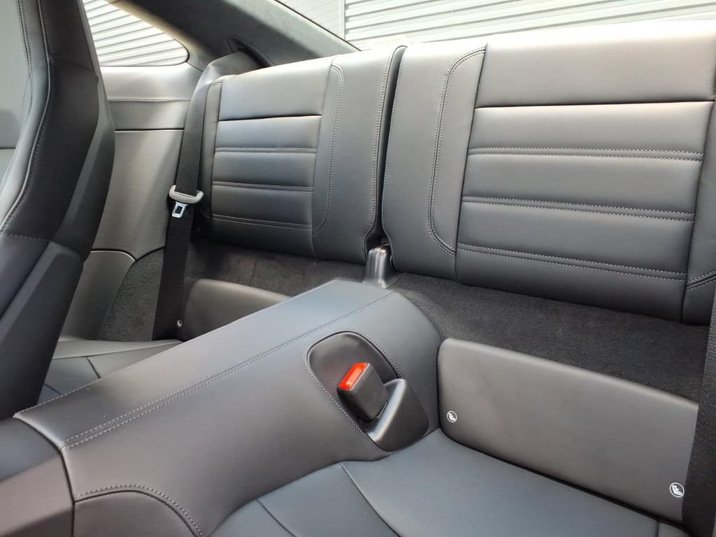 Certified 2025 Porsche 911 Carrera GTS RWD image 33