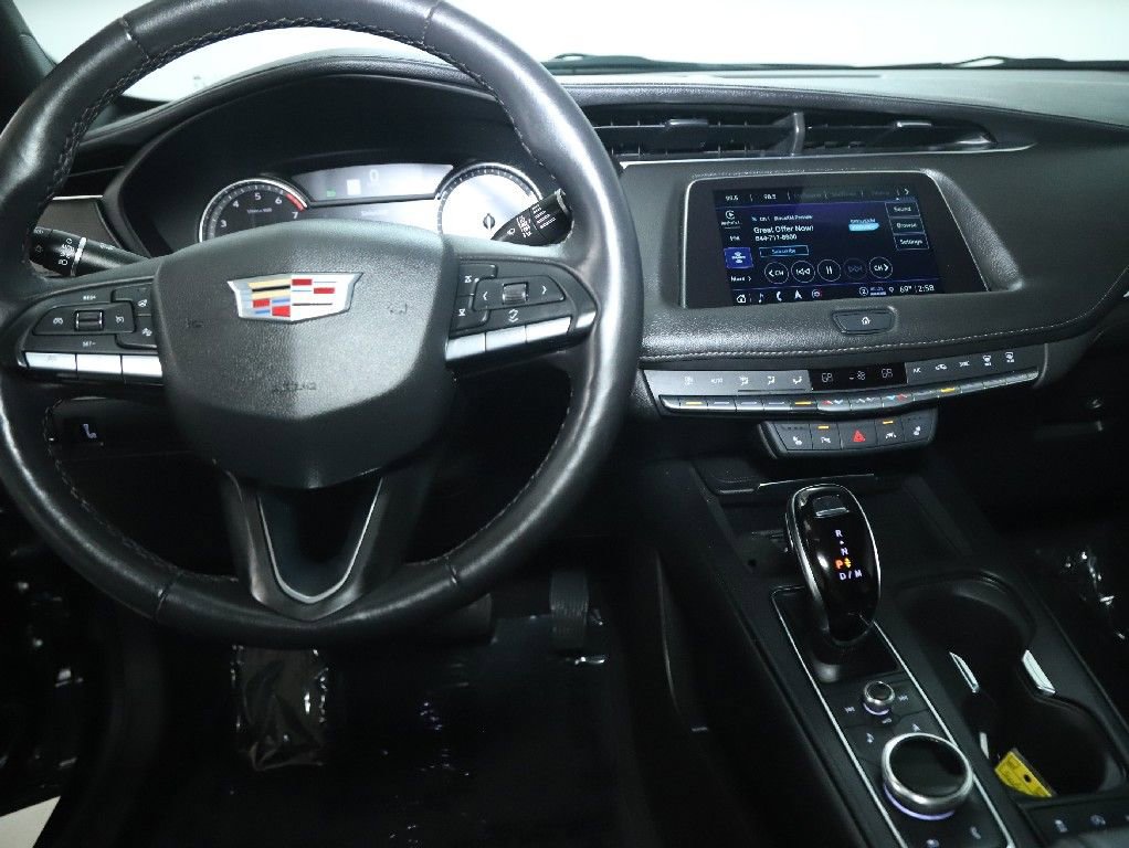 Used 2023 Cadillac XT4 Luxury w/ Cold Weather Package image 28