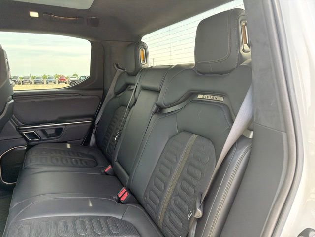 Used 2023 Rivian R1T Adventure AWD/4WD image 14