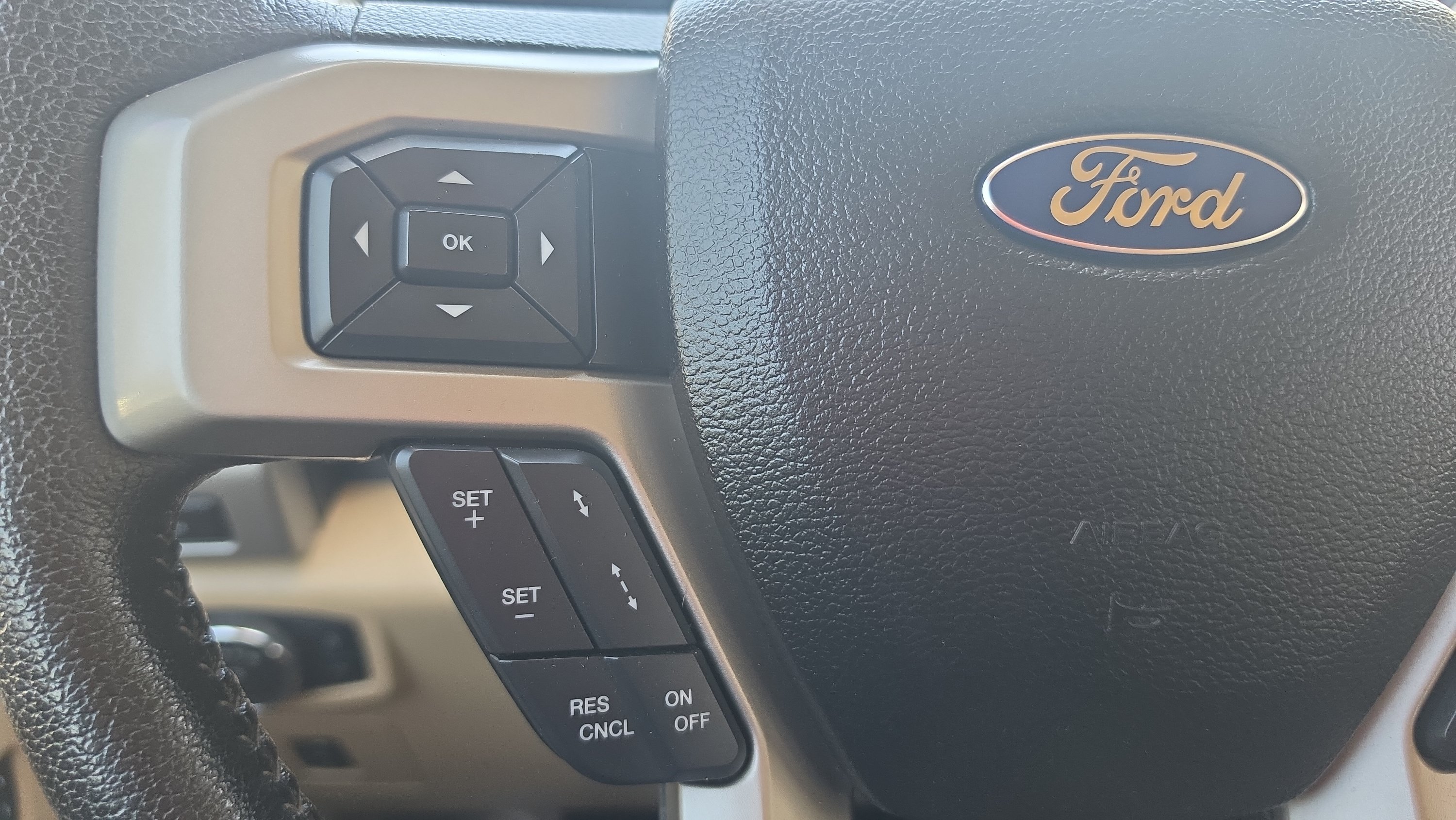Used 2015 Ford F150 Lariat w/ Equipment Group 502A Luxury RWD image 14