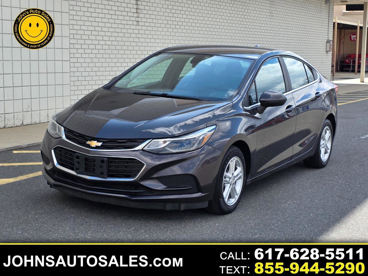 Used 2017 Chevrolet Cruze LT FWD image 1