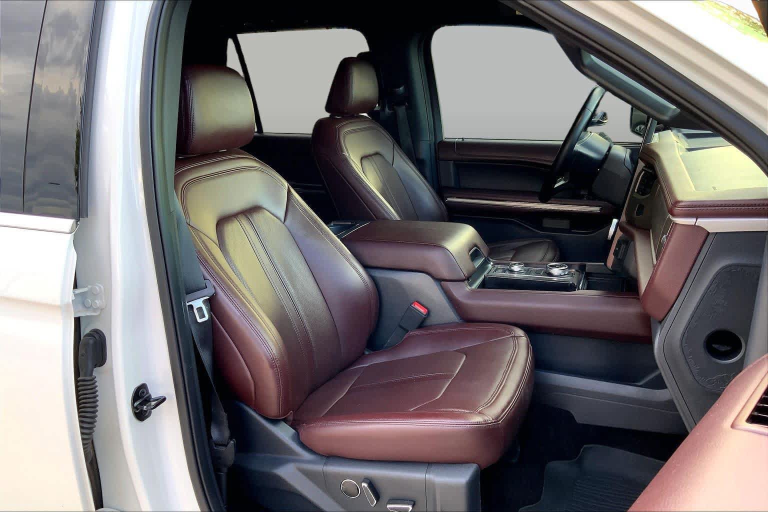 Used 2022 Ford Expedition Limited AWD/4WD image 9