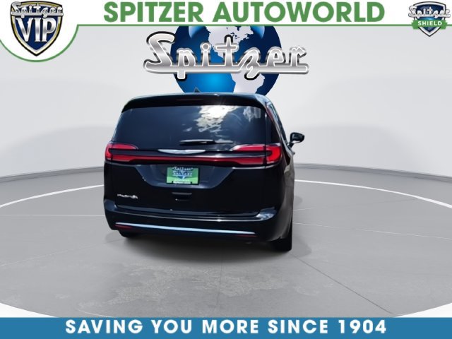 Used 2025 Chrysler Pacifica Select FWD image 7