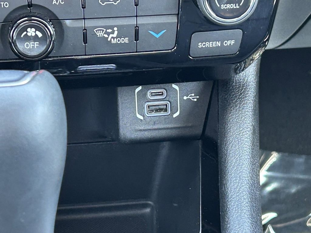 Used 2022 Jeep Compass Limited image 16