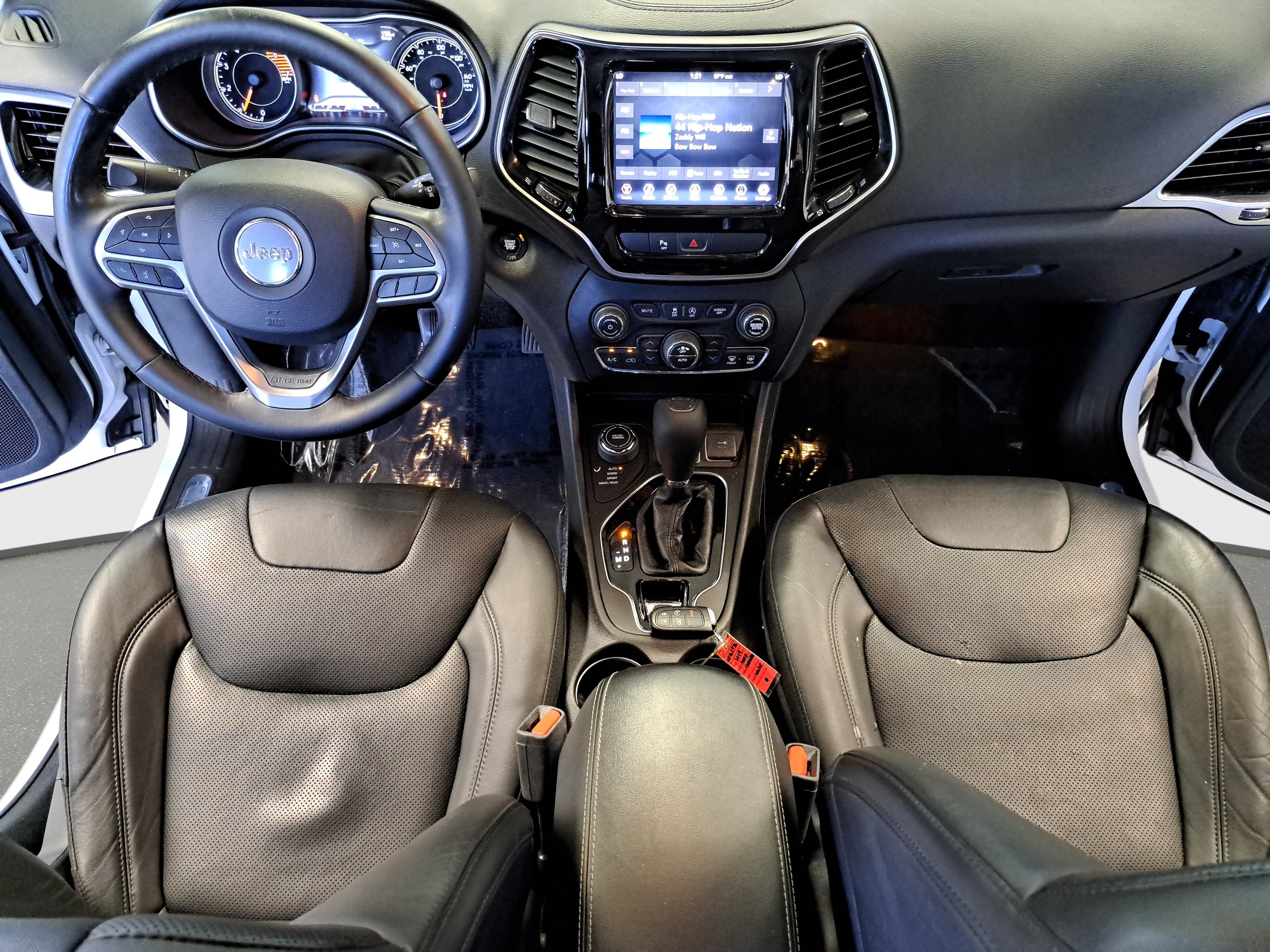 Used 2019 Jeep Cherokee Limited AWD/4WD image 9