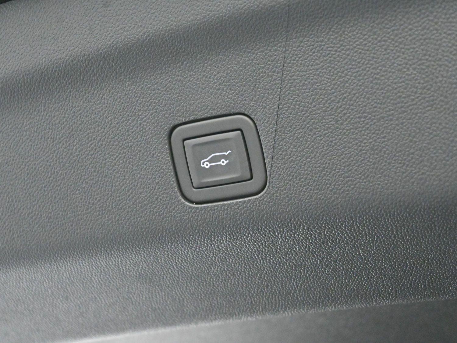 Used 2025 Chevrolet Tahoe Z71 w/ Z71 Off-Road Package image 11