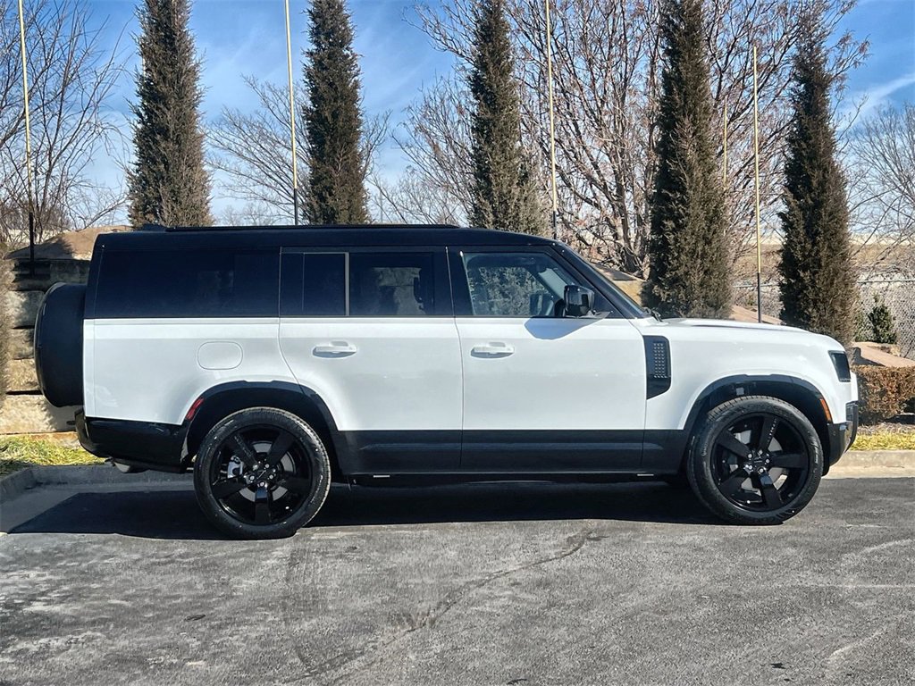 Used 2026 Land Rover Defender 130 X-Dynamic SE image 6